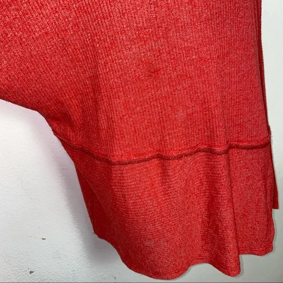 We The Free Londontown red long sleeve ribbed asymmetrical hem thermal - Picture 3 of 11